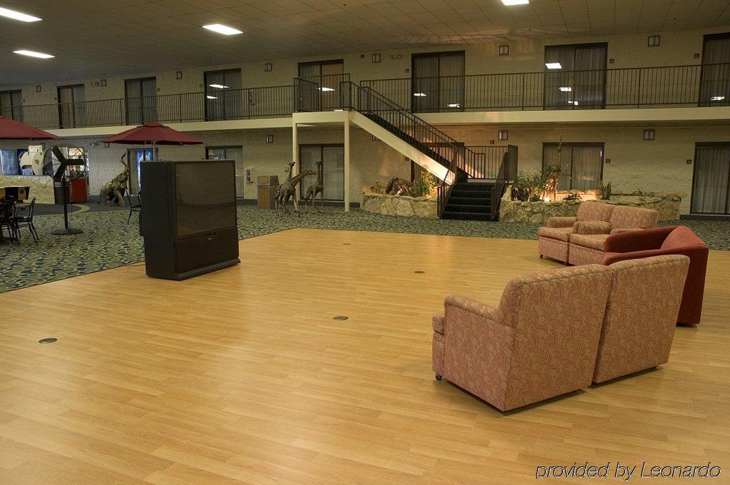 Red Roof & Conference Center Airport Motel