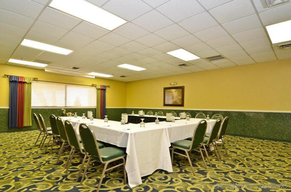 Red Roof & Conference Center Airport 2* Wichita